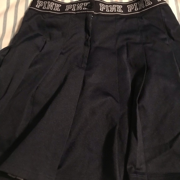 Pink UNC cheerleading skirt - Picture 2 of 3